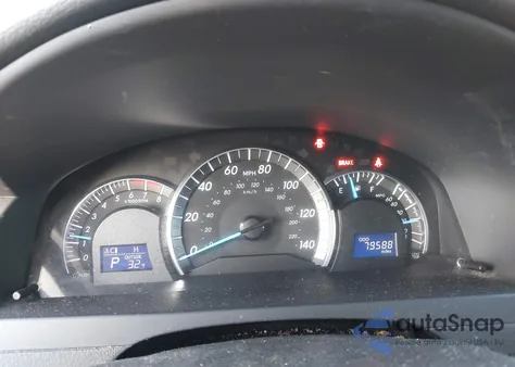 2014 Toyota Camry Se z USA, uszkodzony, nr VIN 4T1BF1FK3EU747724